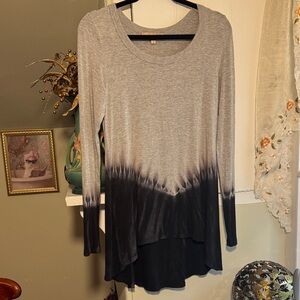 EUC Red23 High/Low TieDye Ombre Long Sleeve Tee Shirt Tunic